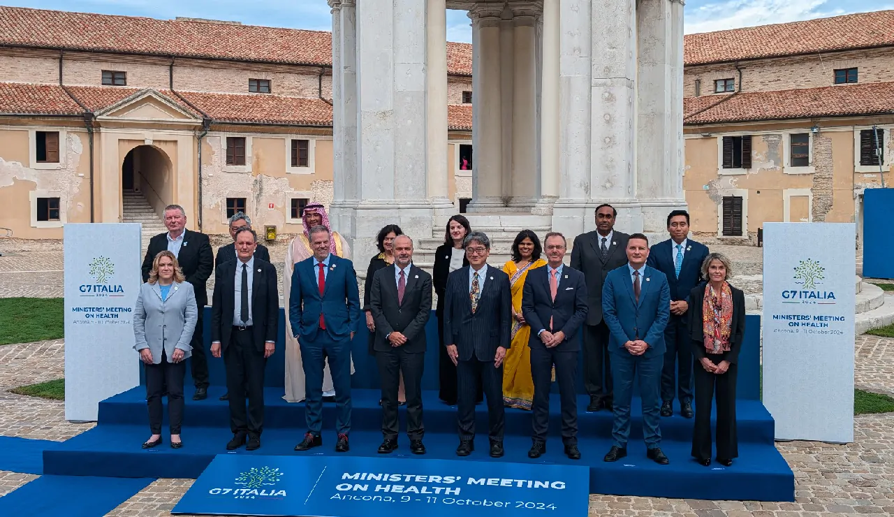 Foto-famiglia-ministri-salute-G7-Ancona-Mole-Vanvitelliana-10-10-2024